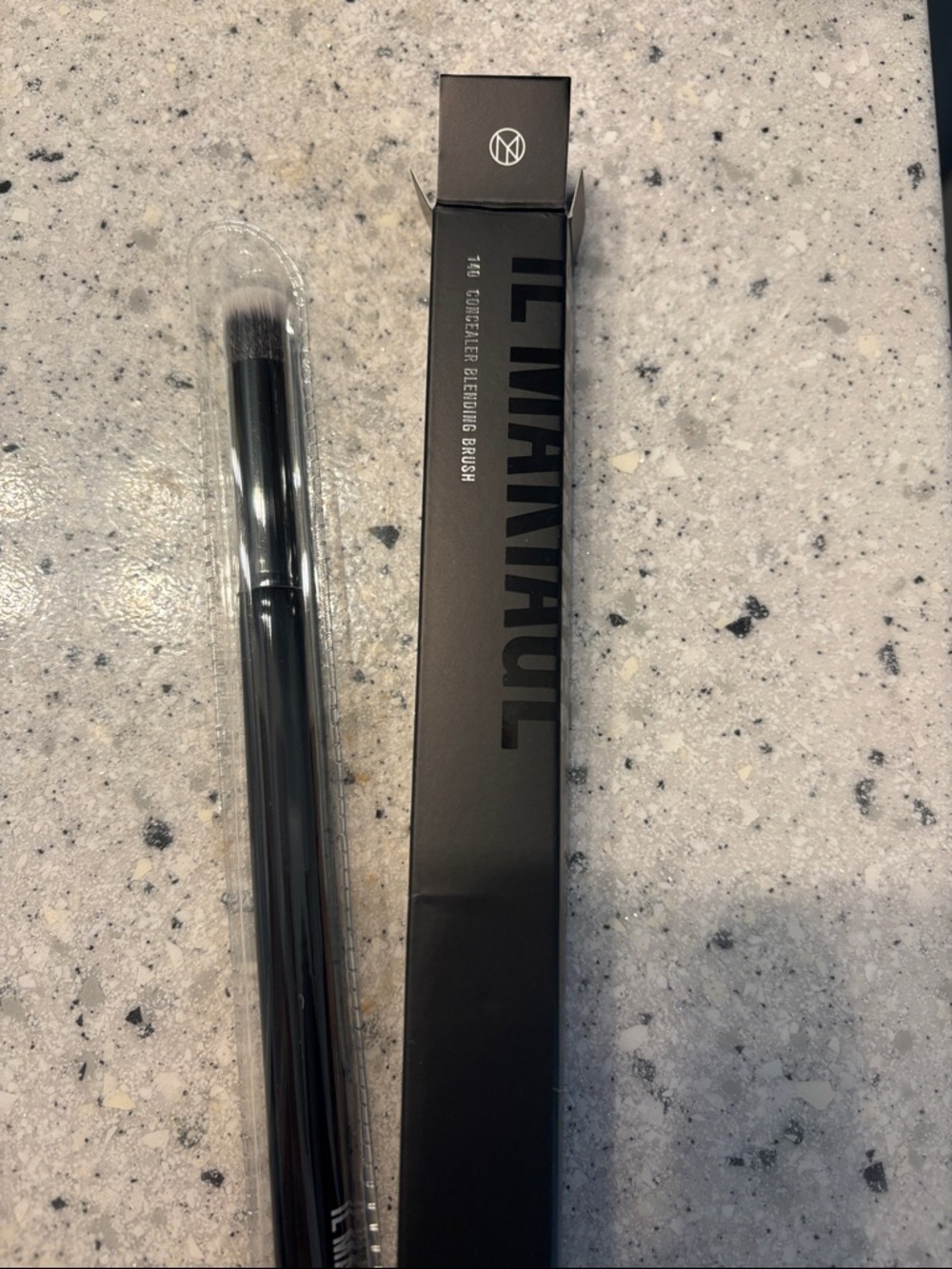 IL MAKIAGE Concealer Blending Brush NWT - Black